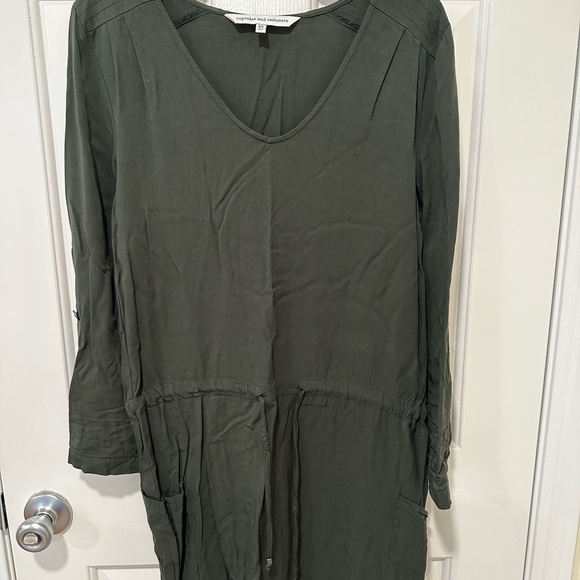 Cupcakes & Cashmere boutique Army Green Dress. Size XS - Picture 2 of 4